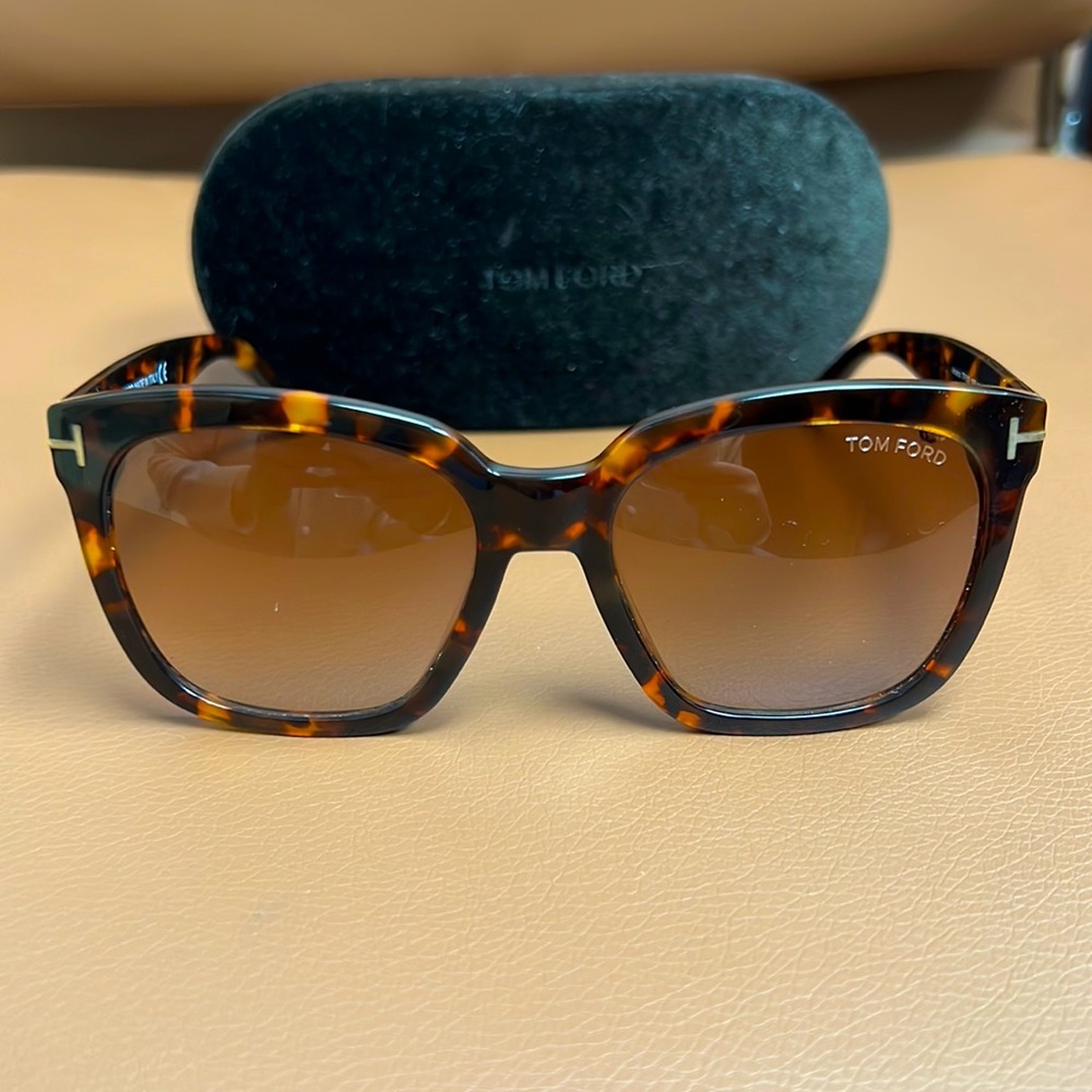 Tom Ford Amarra Tortoise TF502. Great condition with original case.